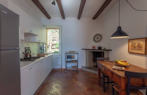 Gonte Apartamento | Cadebei 1. Stunning lake view in the charming, quiet hamlet of Gonte.
