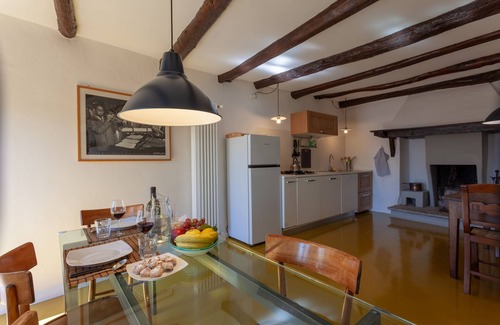Gonte Apartamento | Cadebei 2. Relaxing lake view in the charming, quiet hamlet of Gonte.