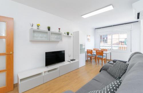 Cornella de Llobregat Apartamento | Cadilac Cornellà ,Parking free, Tram, Metro, Bus