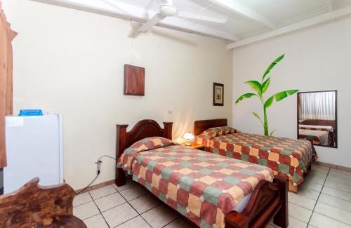 Jacó Hotel | Cadillac Rock Beach Hotel