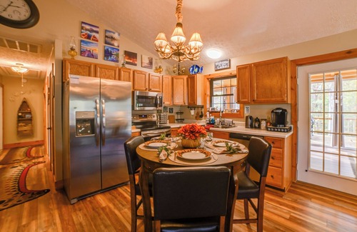 Cadiz Casa | Cadiz Vacation Home w/ Deck: Walk to Lake Barkley