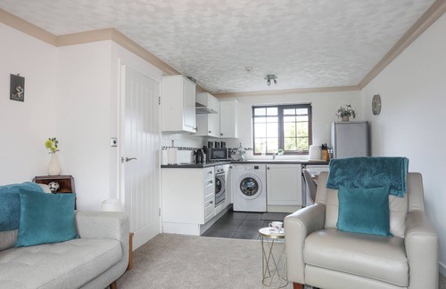 Gaerwen Cabaña | CAE FFYNNON, pet friendly, with a garden in Gaerwen