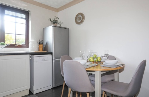 Gaerwen Cabaña | CAE FFYNNON, pet friendly, with a garden in Gaerwen