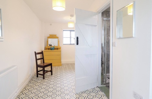 Machynlleth Cabaña | CAE GOGRYDD, pet friendly, character holiday cottage in Machynlleth