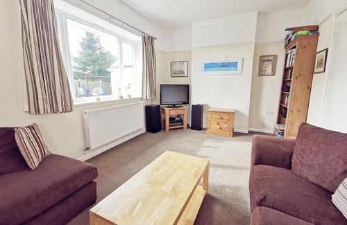 Trearddur Bay Casa | CAE GRUGOG COTTAGE-3 Bed-Sleeps 6-Ground Floor Bathroom