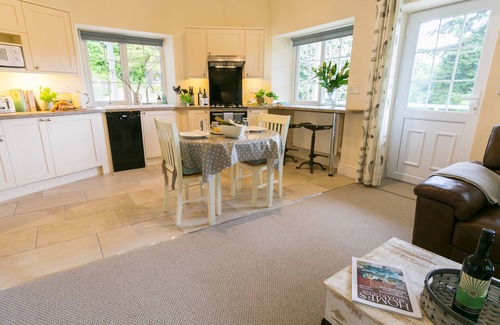 Llanfairfechan Cabaña | Cae Mab Dafydd - a cosy fire that sleeps 3 guests in 2 bedrooms