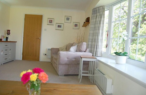 Cwrt Casa | Cae Talgarth Bungalow at Plas Talgarth Resort