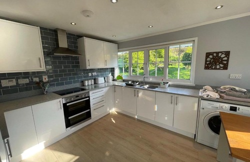 Cwrt Casa | Cae Talgarth Bungalow at Plas Talgarth Resort
