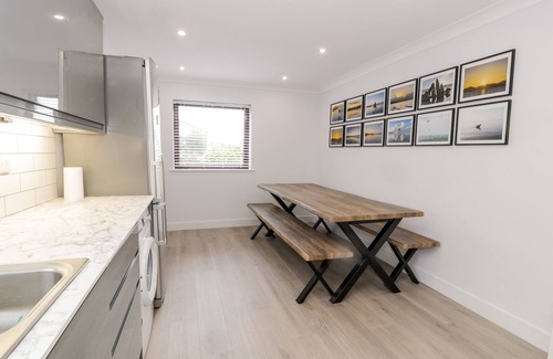 Newborough Casa | CAE TEG, pet friendly, with a garden in Niwbwrch (Newborough)