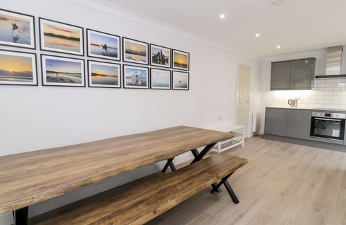 Newborough Casa | CAE TEG, pet friendly, with a garden in Niwbwrch (Newborough)