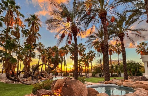 Cactus Acres Casa | CAESAR'S BLISS: MASSIVE ESTATE WITH ROOFTOP DECK