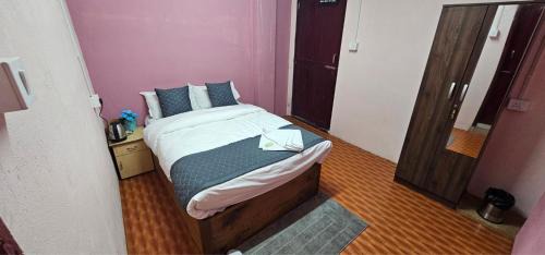 Darjeeling Hotel | Cafe and Stay