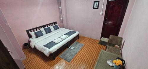 Darjeeling Hotel | Cafe and Stay