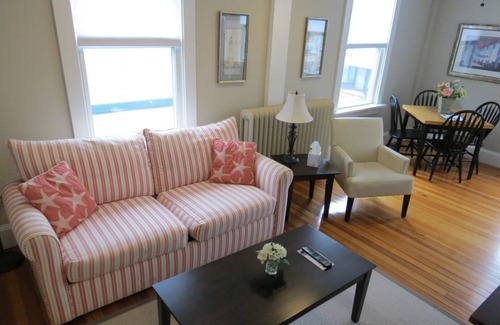 Southwest Harbor Hotel | Cafe Drydock & Inn