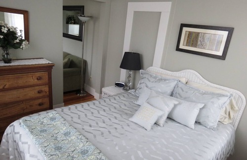 Southwest Harbor Hotel | Cafe Drydock & Inn