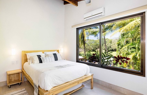 Los Pargos Hotel | Cafe Playa Negra