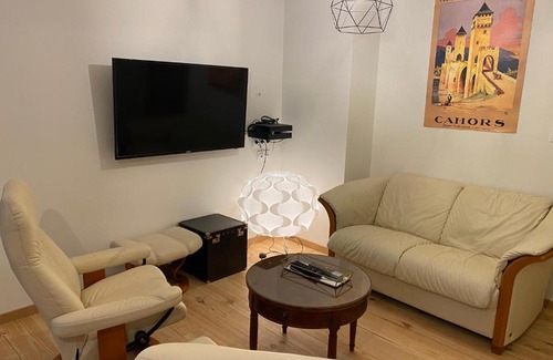 Cahors Apartamento | Cahors 62m2 - T3 neuf 4 étoiles certifié catégorie Prestige - le Bartassec - wifi - parking