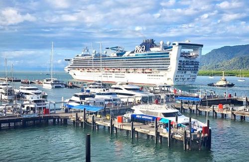 Cairns Central Business District Apartamento | Cairns Waterfront Luxury at Harbourlights