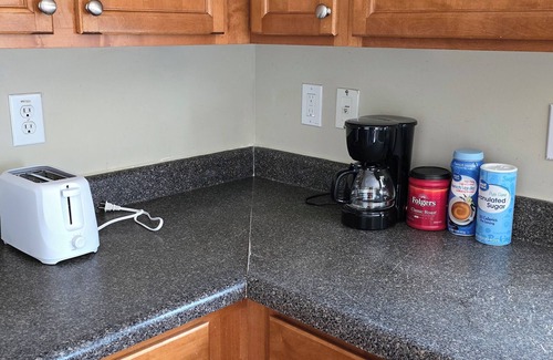 Lithia Springs Casa | CAJULS Guest House Near GA Aquarium, Six-flags,Mercedes-Benz Stadium,& Coca-Cola