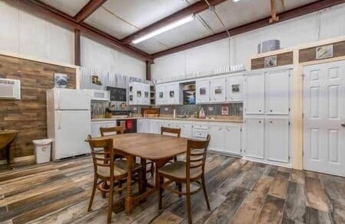 Butte La Rose Casa | Cajun rustic industrial studio style