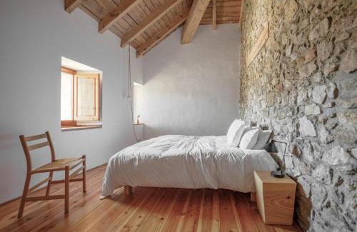 Montella Casa | Cal Calsot Casa Rural "Adults Only"