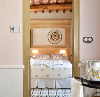 Sant Marti de Tous Cama Y Desayuno | Cal Fuster De La Plaça