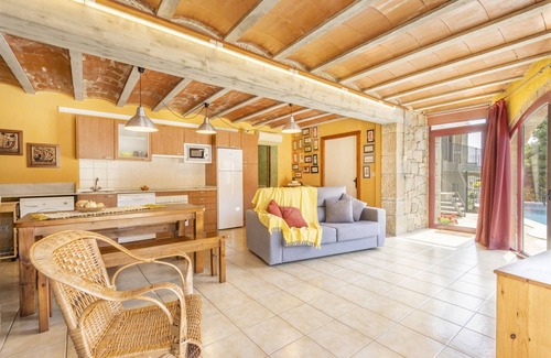 Els Plans de Sio Casa | Cal Maso con bañera de hidromasaje, alojamiento adaptado en un entorno rural y tranquilo