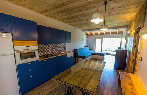 Taus Apartamento | Cal Rossa, Taús 1900 Eco-Suites panorámico, SPA.