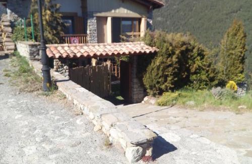 Lles Casa | Cal Tià, La Llosa, espai independent