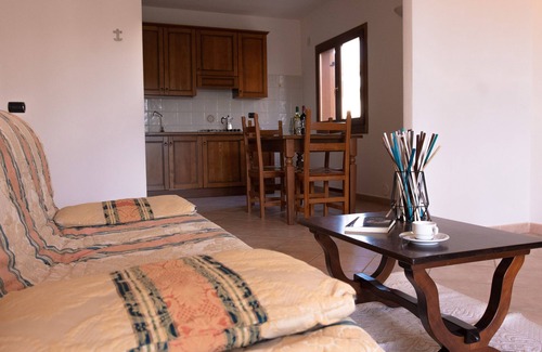 Sos Alinos Apartamento | Cala Viola Trilo 1.5Km From The Beach, Orosei, Italy