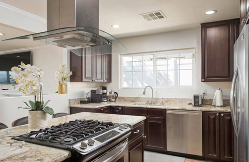 Calabasas Casa | calabasas Home With stunning Views, Pool, and Jacuzzi