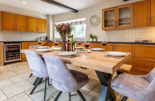 Chirbury with Brompton Casa | Calcot Farmhouse in Montgomery