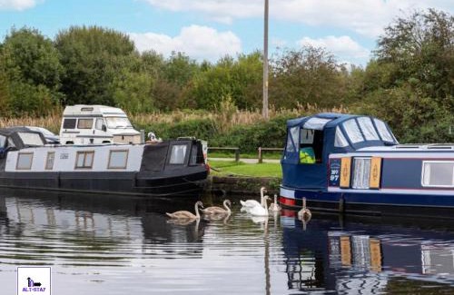 Stanley Casa | Calder Canal Cottage by Alt-Stay Accommodation