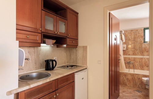 Platanias Town Hotel | Caldera Bay
