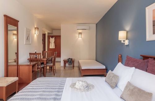 Platanias Town Hotel | Caldera Bay