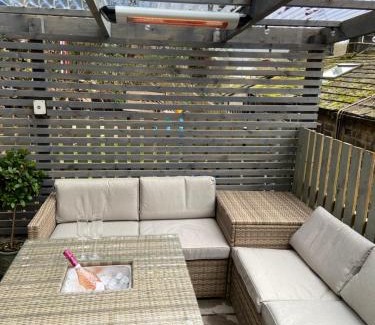 Hebden Bridge Casa | Calderside Cottage (2 BDR Central Hebden Bridge)