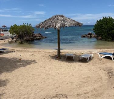 Summerfield Hotel | Caldo Tours Suite in Runaway Bay