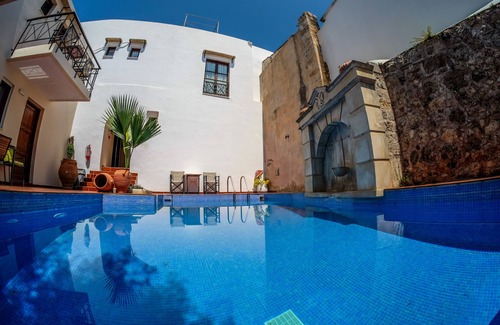 Atsipópoulon Apartamento | Calergi Residence 3❤️️Stylish Loft❤️Amazing Terrace🌼Pool🏡MONTHLY OFFERS❤️️