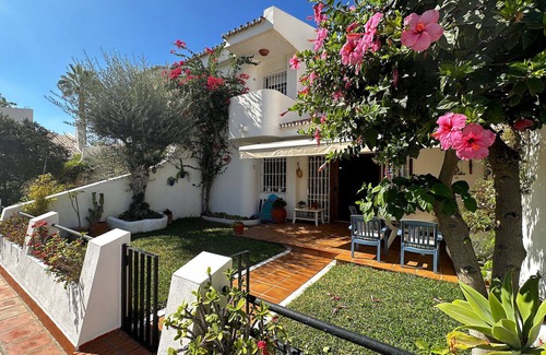 Torre del Mar Chalet De Esquí | CALETA Beach & Golf