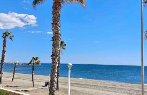 Torre del Mar Casa | Caleta Beach House Villa Beatriz Sinese Design