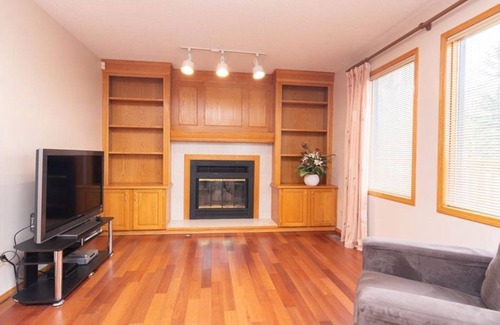 Hawkwood Casa | Calgary Hawkwood service resident