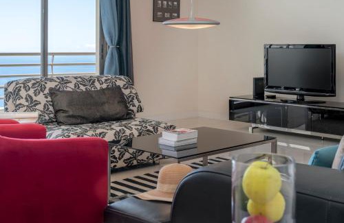 Estrela da Calheta Apartamento | Calheta Victory View by An Island Apart
