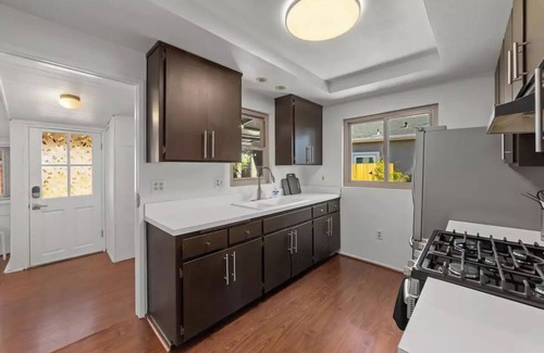 Normal Heights Casa | Cali-Craftsman - 3BR - Central - New Backyard - AC
