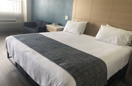 Harbor Hotel | Cali Inn