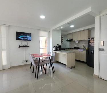 Cali Apartamento | Cali Piso 3-03 Valle Del Lili Estancia Minina 20 noches