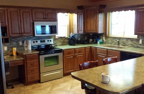 Calico Rock Cabina | Calico Rock Cabin-406 Calico St (302 Chessmond Ferry Rd) viendo el Río Blanco