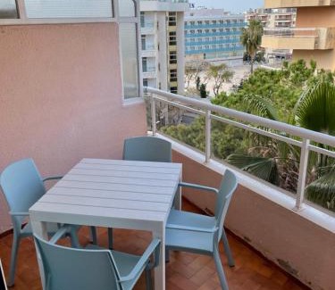 Centro de Salou Apartamento | California 1 & 2, Family Only, by Hoteles California