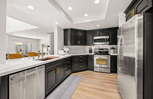 Mission Viejo Casa | California Dreaming: Chic Retreat in Orange County's Prime Location!