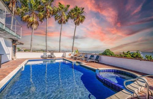 La Jolla Mesa Casa | California Dreamin Your Ocean-View Sanctuary