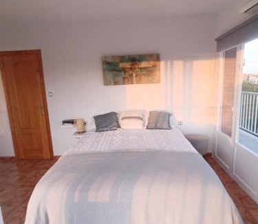 Muchamiel Apartamento | California Suite - All-day Sunny 2-Bedroom Apartment